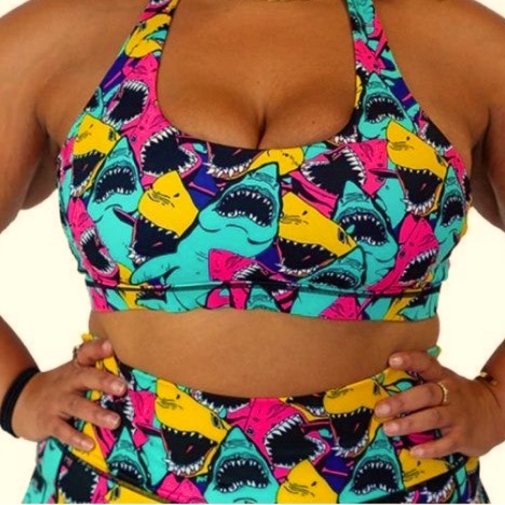 Women’s Constantly Varied Gear Shark Bite sports bra Size Small